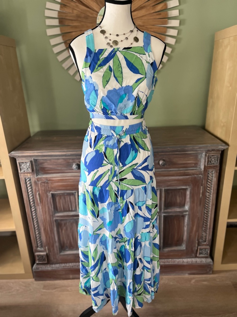 Sleeveless Blue & Green Floral 2 piece 
Sky to Moon